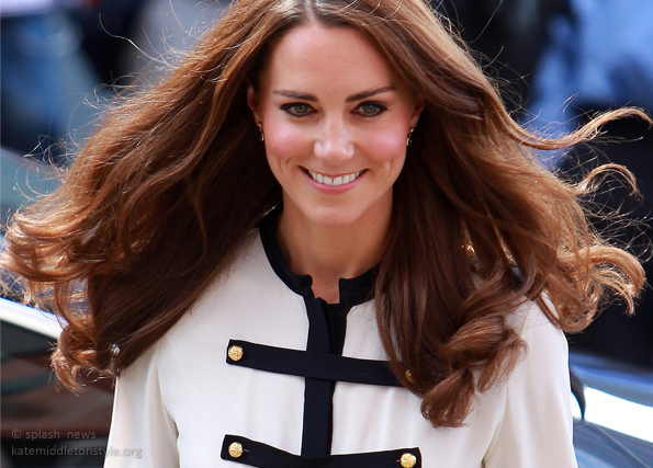 kate middleton hair Kate wore her dark long glossy hair loose