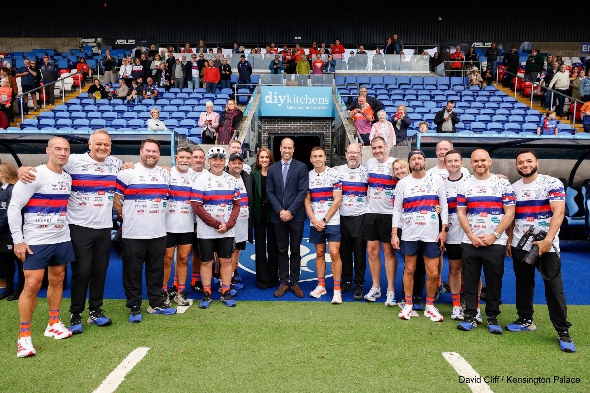 Kate and William pose with Kevin Sinfield and his running team