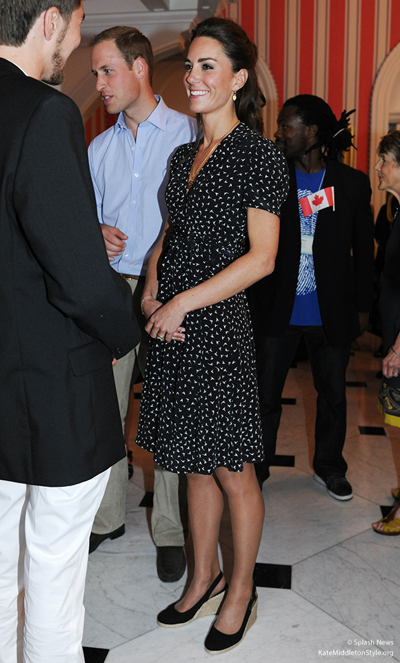 kate middleton black wedges