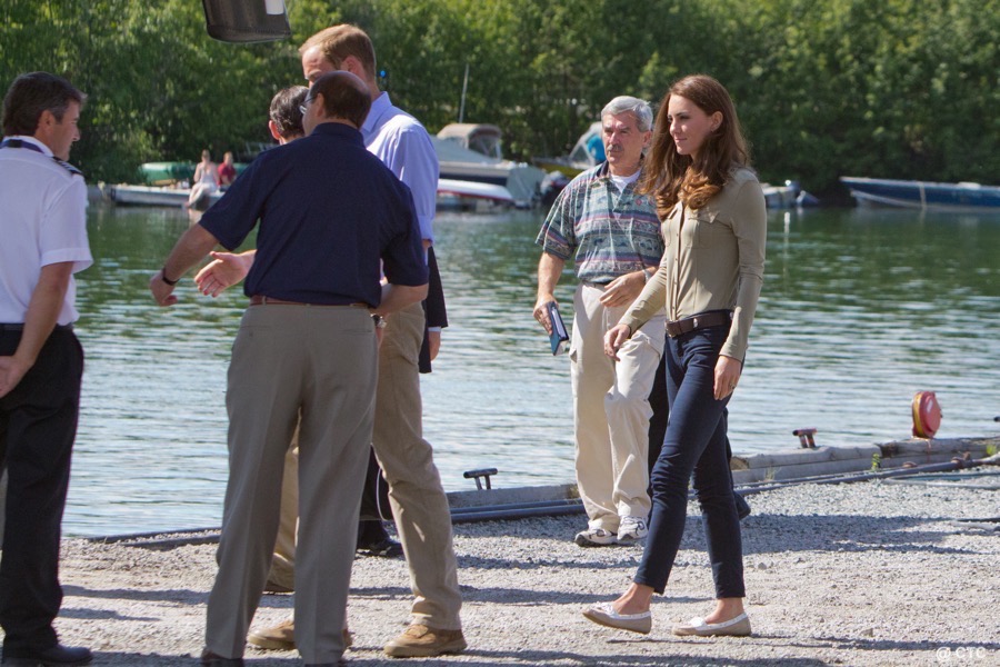 Kate dresses casually in Burberry shirt for activities in Yellowknife,  Canada