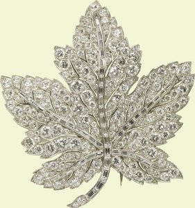 The Queen's Maple Leaf Brooch via Orderofsplendor.blogspot.co.uk