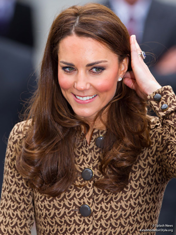 Kate visits The Art Room and wears Orla Kiely