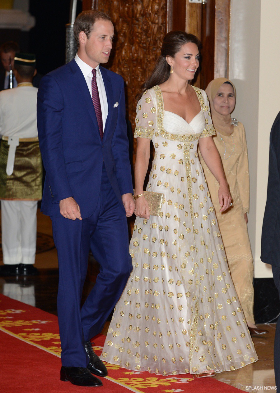 Kate Middleton Wearing Gold Cream Alexander Mcqueen Dress To State Dinner In Malaysia