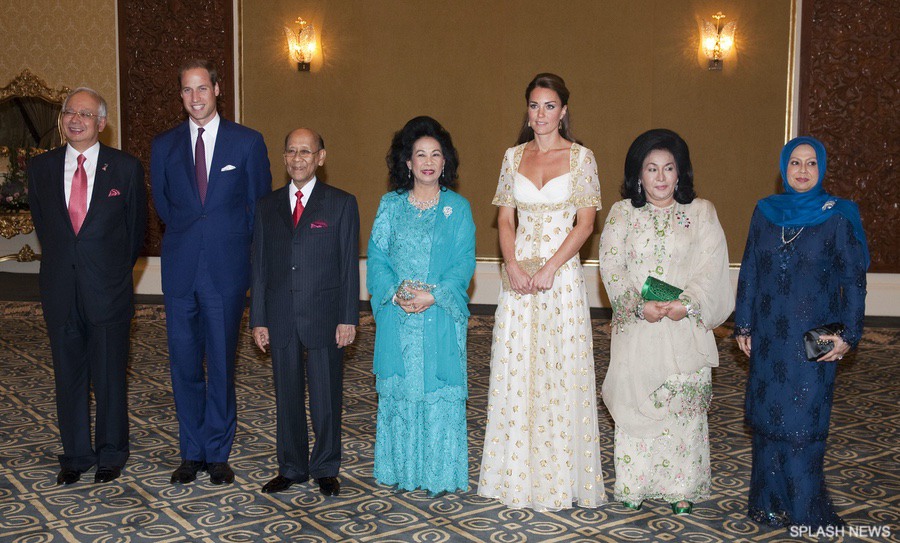 Why Did Melania Trump The Queen And Kate Middleton All Wear White At Buckingham Palace Dinner