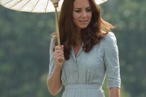 Kate Middleton wears blue Jenny Packham dress in Singapore & Malaysia (Diamond Jubilee Tour 2012)