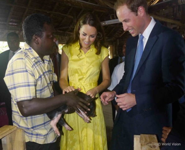 kate and william with the piglets