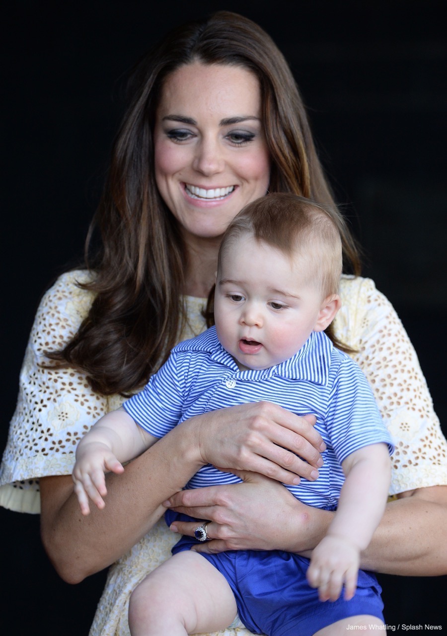 Kate Middleton wearing her engagement ring in Australia with Prince George in 2014