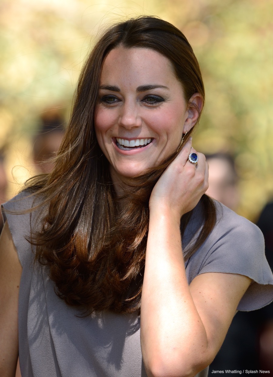 Sapphire engagement ring 2025 kate middleton