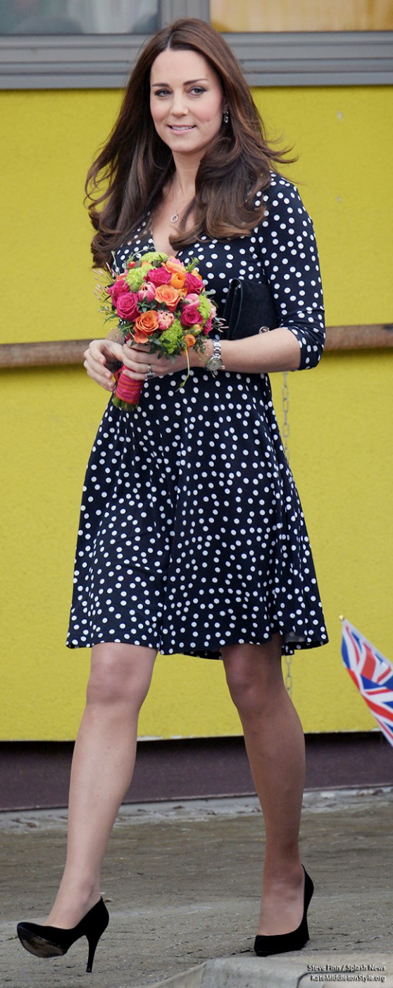 Duchess wears Asos maternity dress for visit to Home-Start’s Brookhill ...