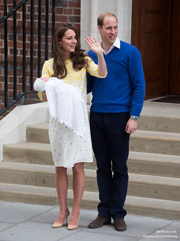 Kate and William leave the hospital with Charlotte