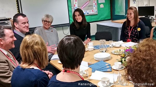 Duchess speaks with headteachers at Place2Be school