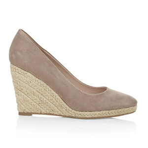 Kate Middleton wears the Monsoon Fleur wedge in taupe suede