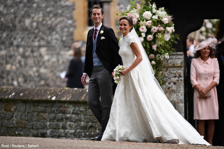 Kate middleton alexander hot sale mcqueen wedding dress