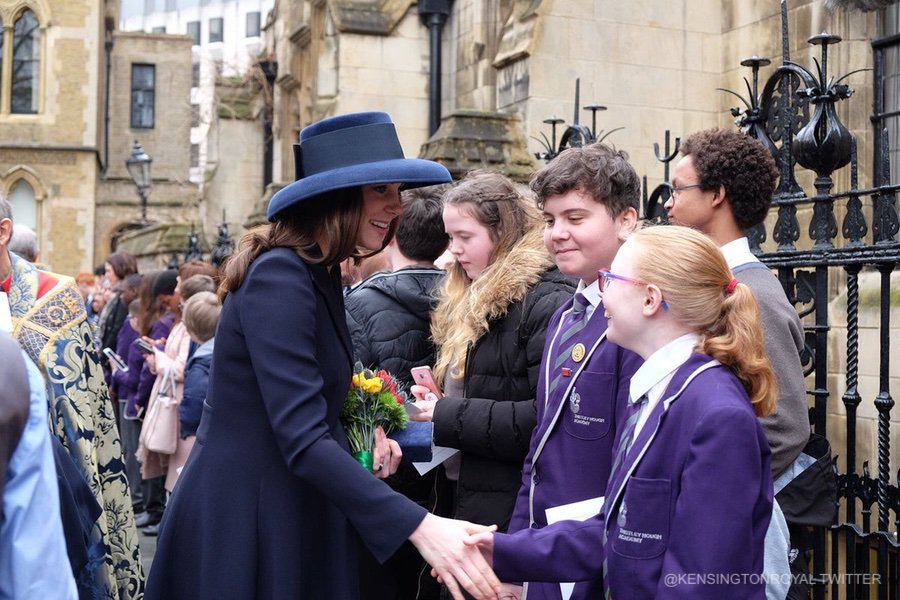 Kate meets with local schoolchildren