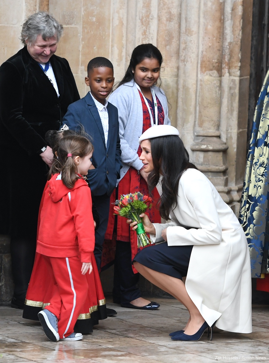A little girl curtseys at Meghan Markle during the Commonwealth Service