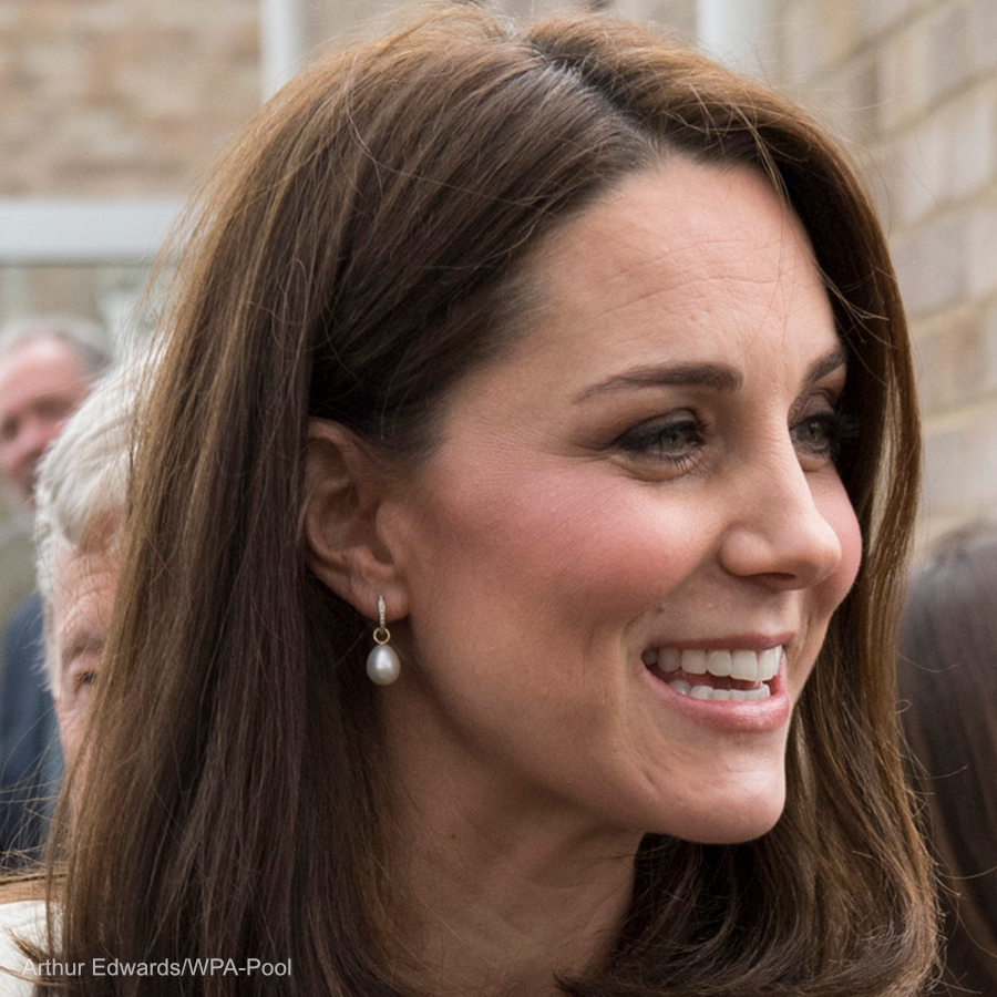 Kate Middleton wearing a pair of pearl earrings by Annoushka Ducas