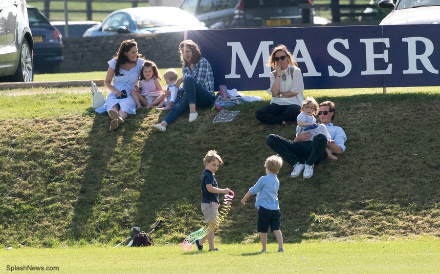 Prince George and Princess Charlotte playing with their cousins