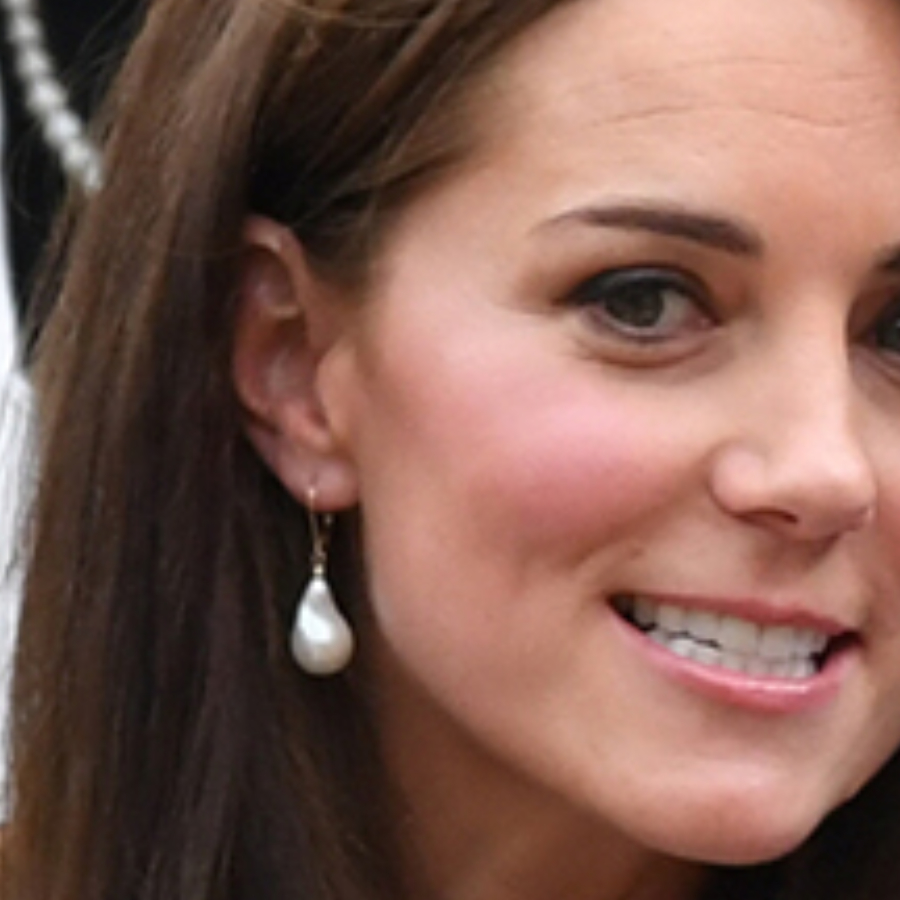 Kate Middleton stuns in £45 earrings at the Wimbledon finals