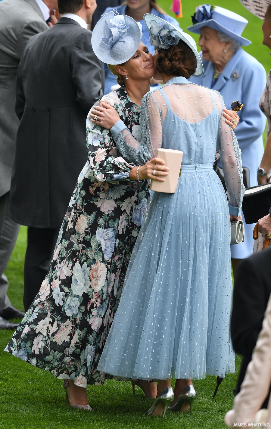 kate middleton wears Elie Saab lace covered back