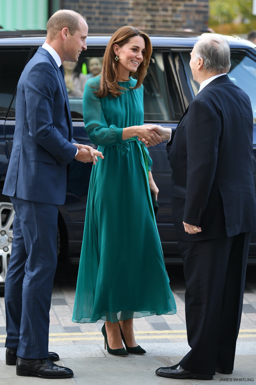 Kate Middleton s outfit meeting the Aga Khan teal maxi dress by