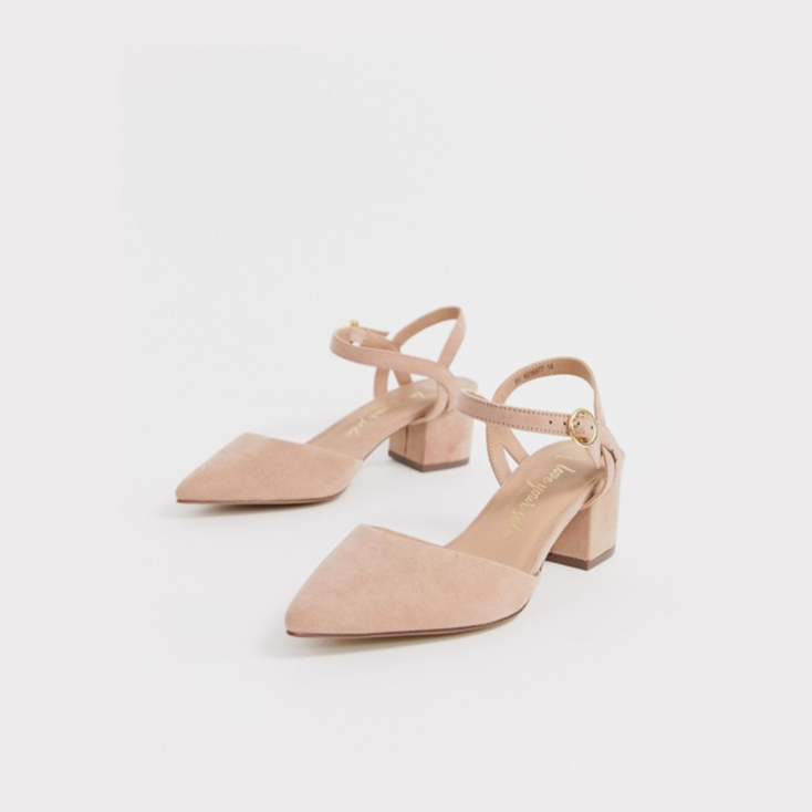 Kate wearing the New Look Low Block Heeled Shoes in Tan