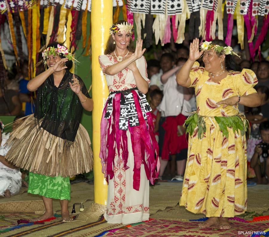 Kate wears Temperley London in Tuvalu