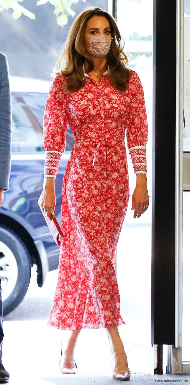 Kate Middleton wearing the Beulah London Calla dress in rose red floral