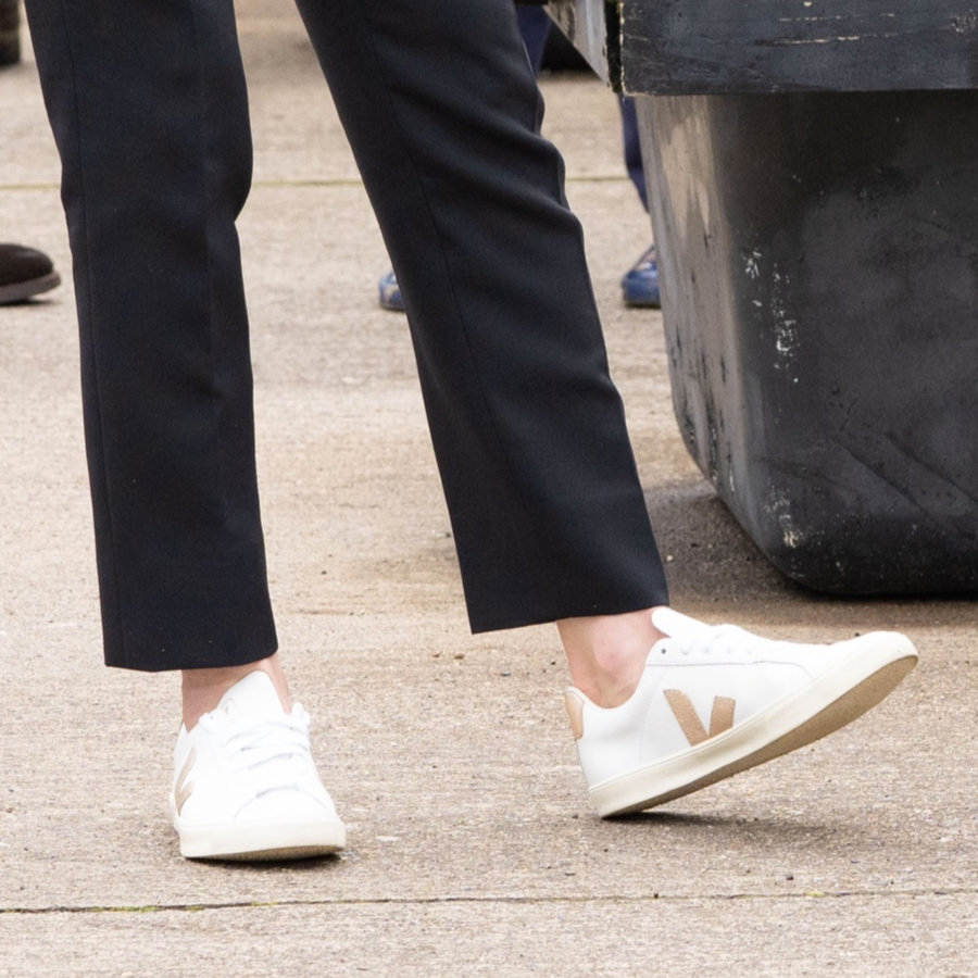 veja esplar metallic low top trainers
