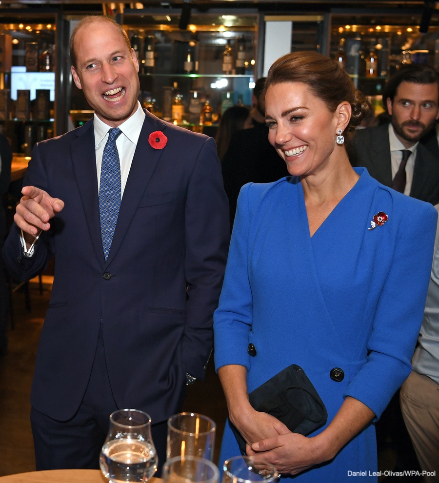 Kate Middleton at Cop26 in 2021.  She's carrying the blue bag.