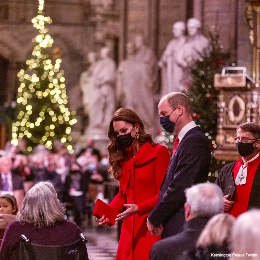 2022 Christmas Fair Felton Ca Kate Middleton Plays Piano During Christmas Carol Service In Red Bow Coat