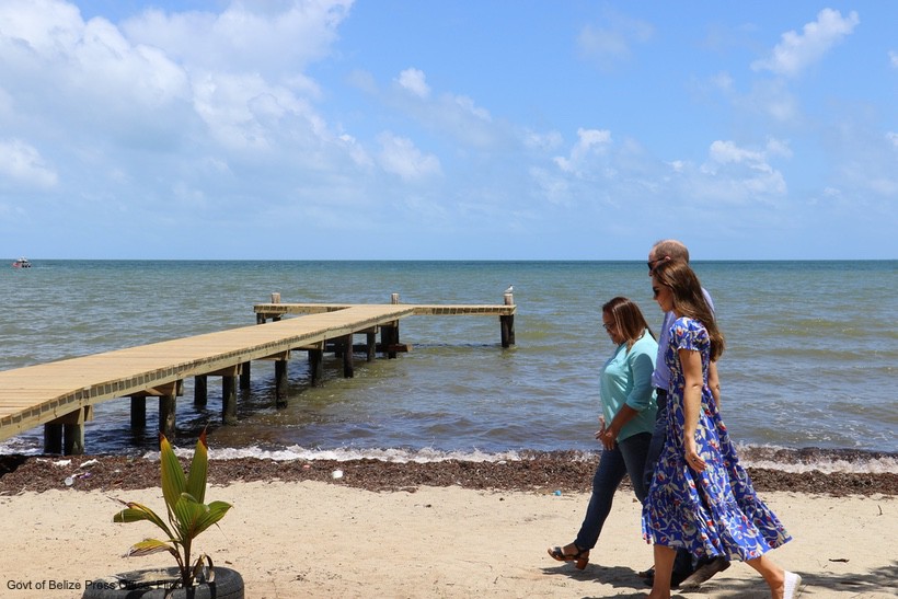 Kate Middeton's blue floral summer dress in Belize is by Tory Burch!