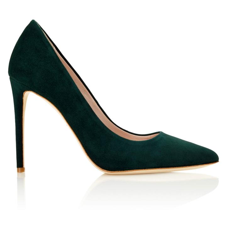 Velvet court shoes with an asymmetric top line