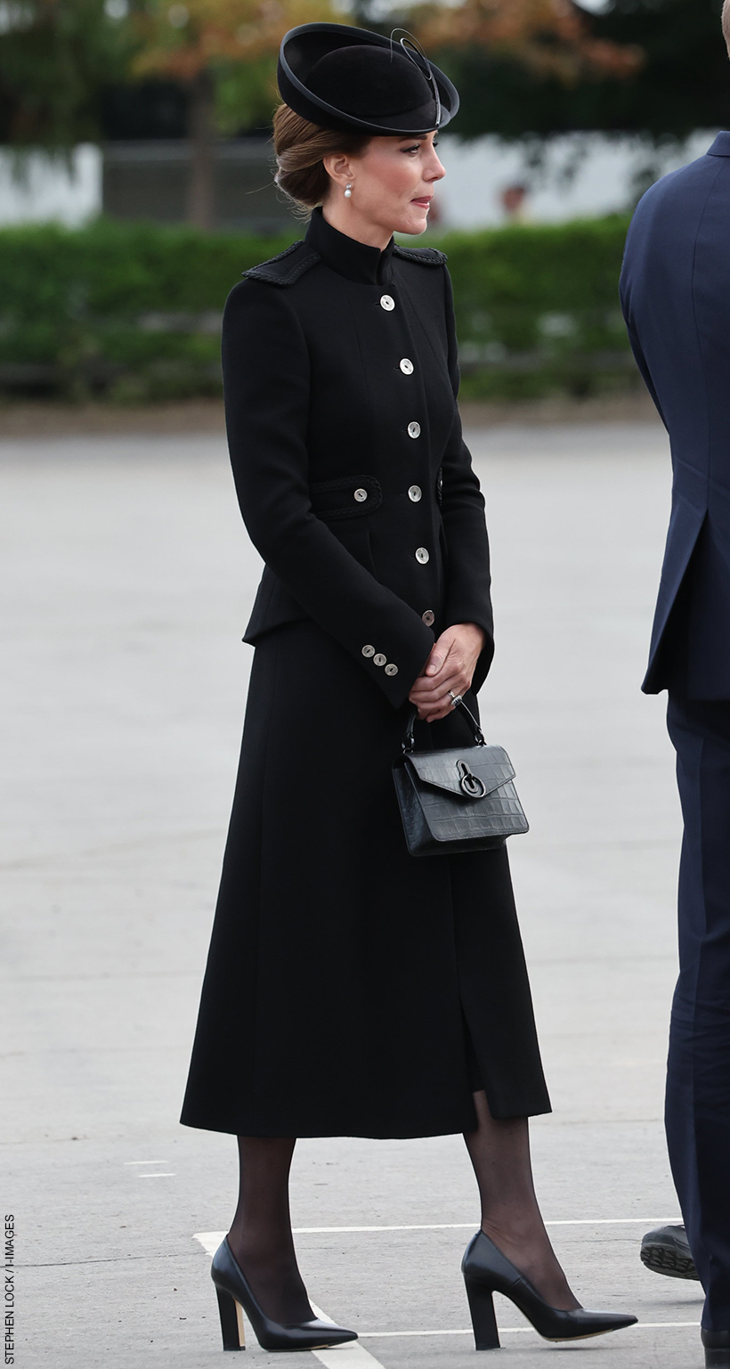 Kate Middleton with the black Mulberry Amberley bag at ATC Pirbright