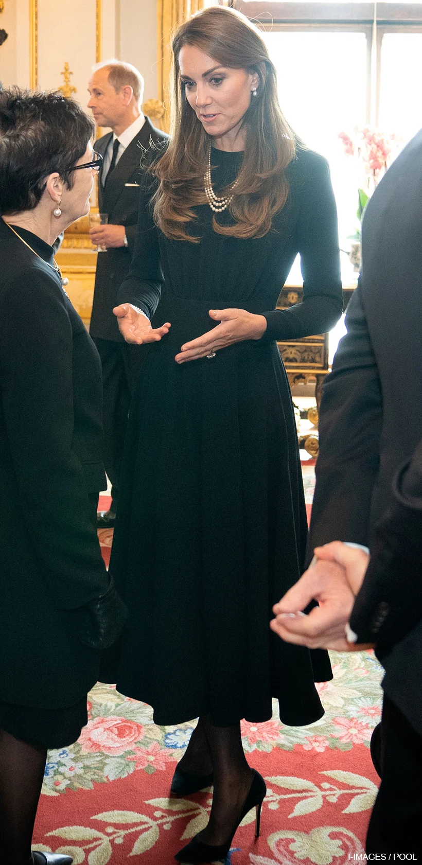 Kate Middleton showed how to combine an elegant black dress with royal  pearl necklace | RBC-Ukraine