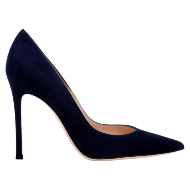 Kate Middleton s Gianvito Rossi 105 Heels in Navy Blue Suede