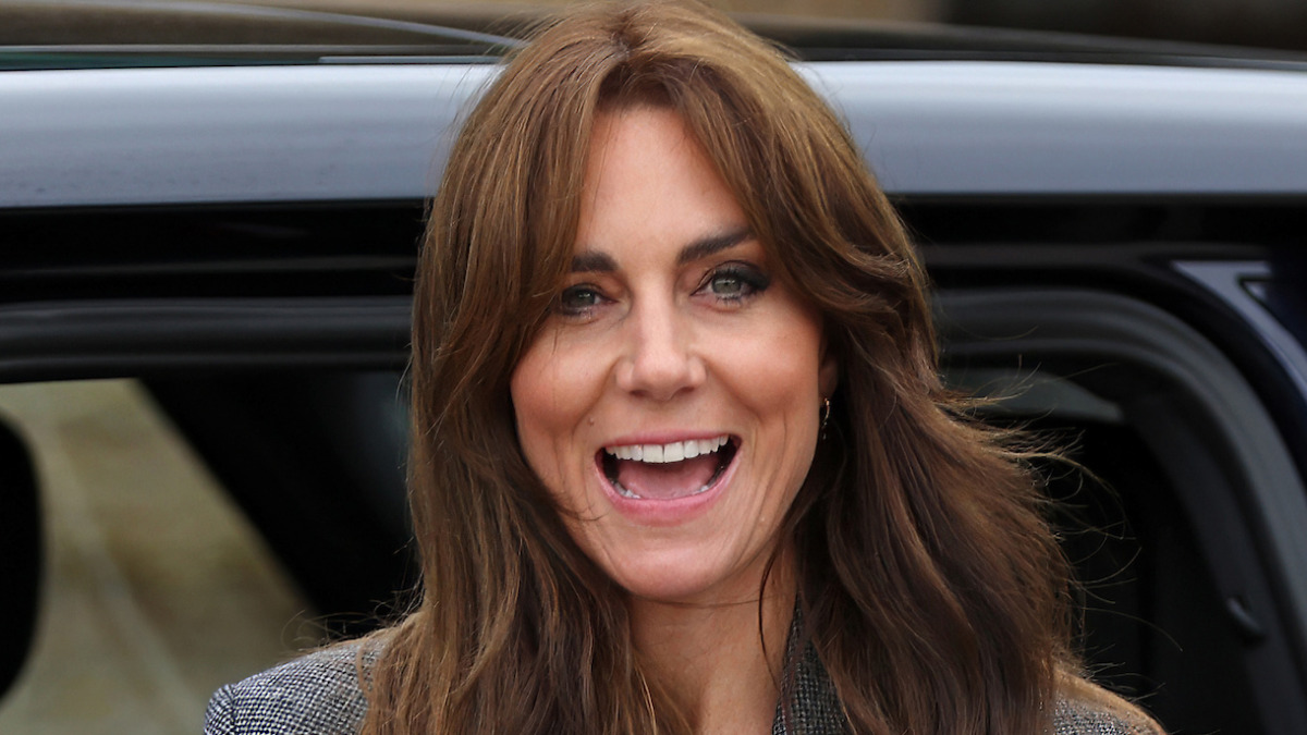 Kate Middleton wears combat boots & blazer for forest school visit