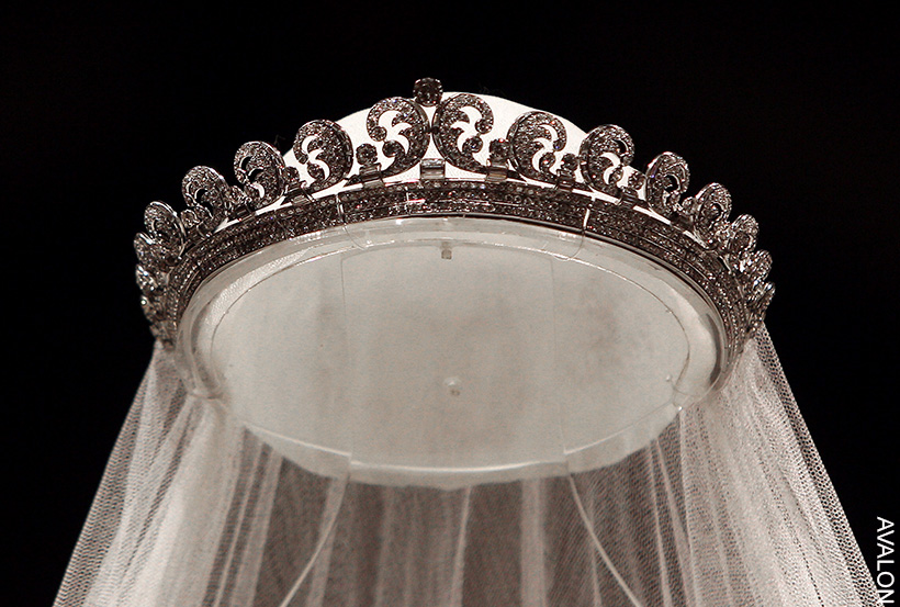 The Cartier Halo Tiara and veil worn by Kate Middleton at an exhibition 