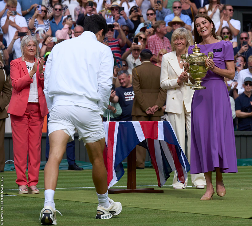 Kate Middleton presents the winner's trophy to Alcadaz