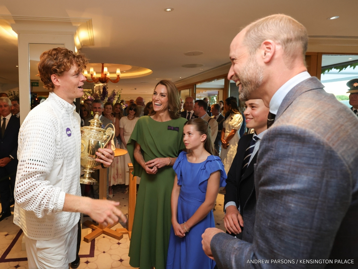 Prince William speaking with Jannik Sinner after the final